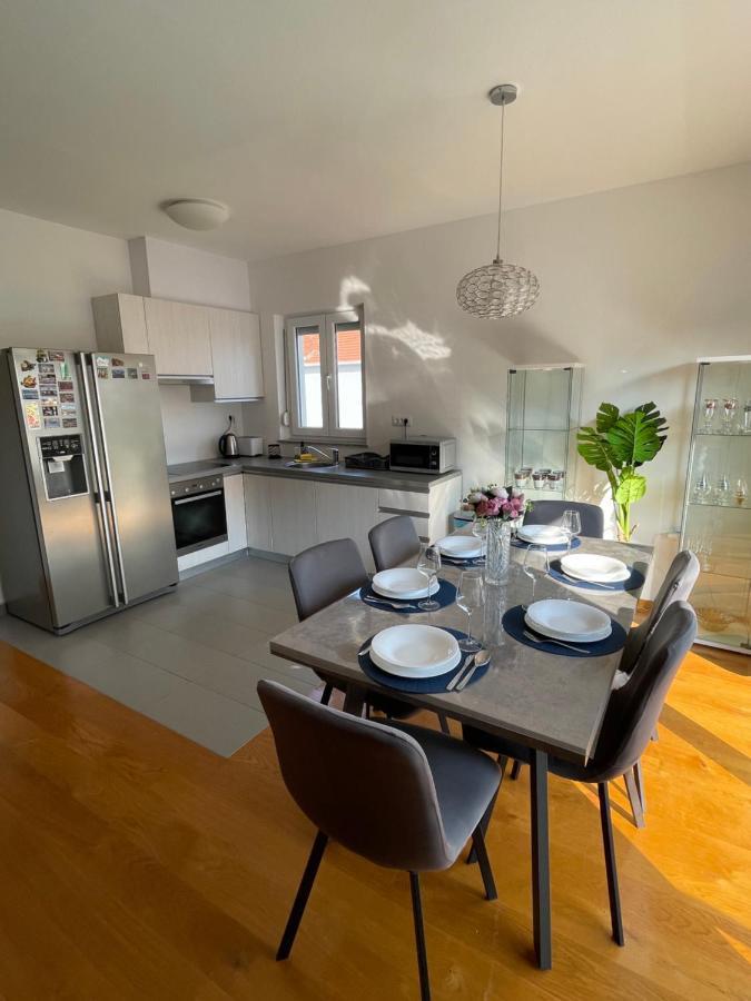 La Storia - Holiday Apartment House Zára Kültér fotó