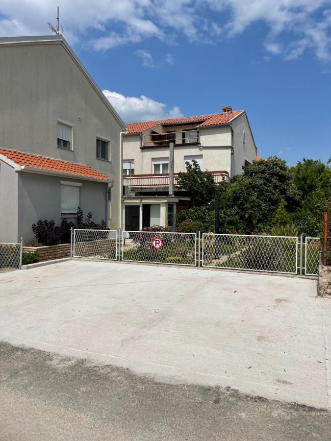 La Storia - Holiday Apartment House Zára Kültér fotó