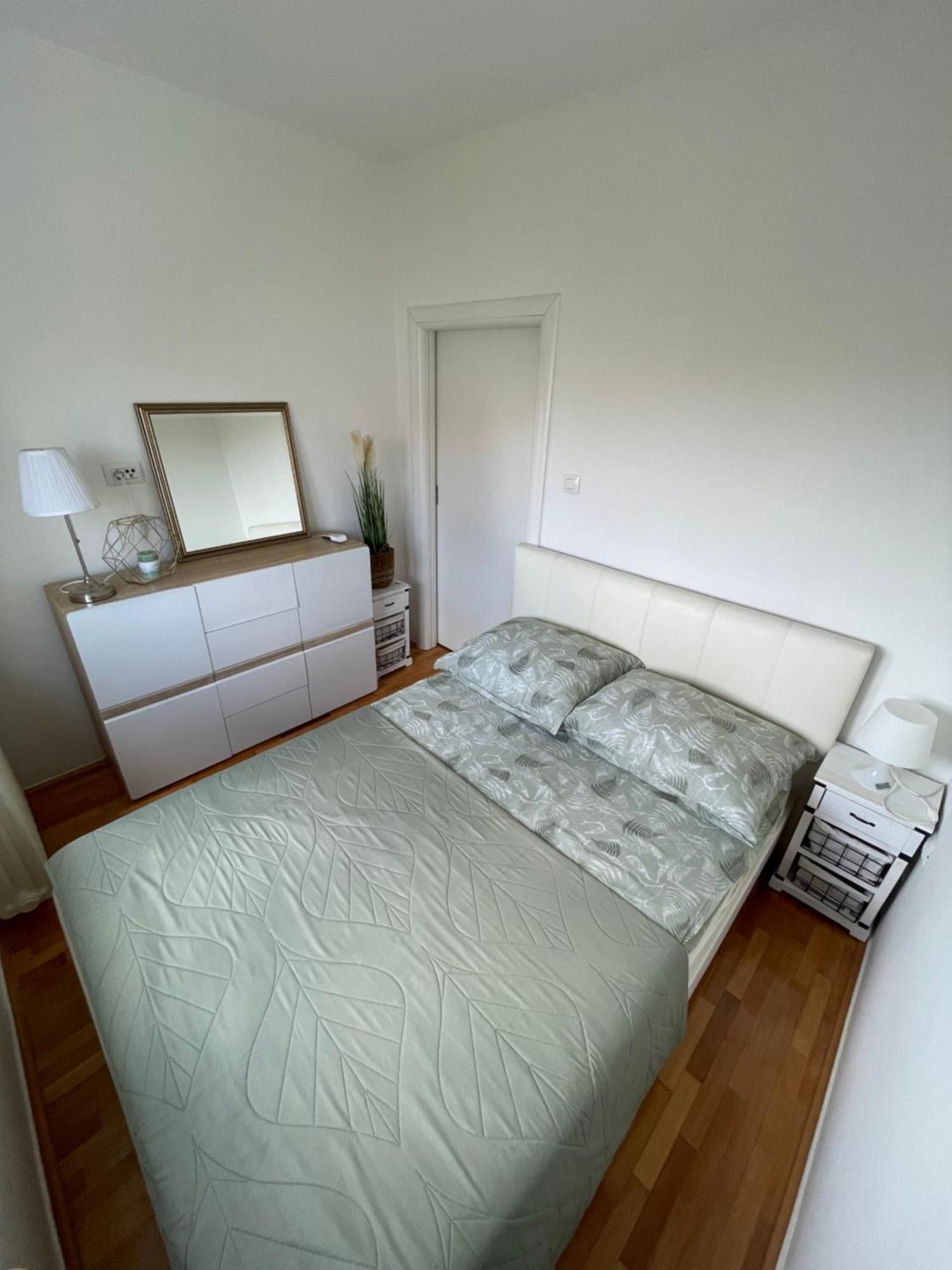La Storia - Holiday Apartment House Zára Kültér fotó